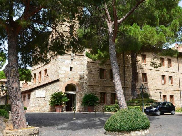 Palazzo / Stabile in vendita a Tivoli RM