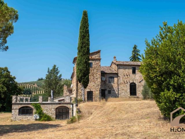 Palazzo / Stabile in vendita a Todi PG