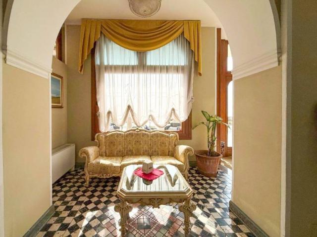 Palazzo / Stabile in vendita a Toscolano Maderno BS