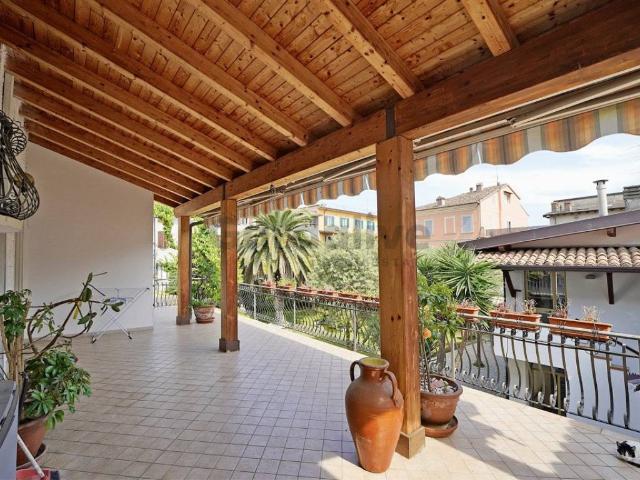 Palazzo / Stabile in vendita a Toscolano Maderno BS
