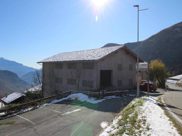 Palazzo / Stabile in vendita a Torgnon AO