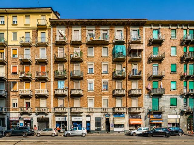 Palazzo / Stabile in vendita a Torino TO