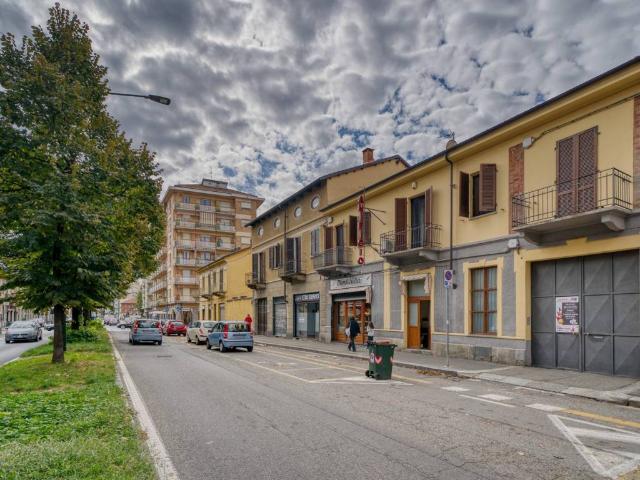 Palazzo / Stabile in vendita a Torino TO