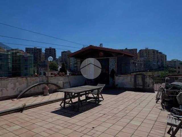 Palazzo / Stabile in vendita a Torre del Greco NA