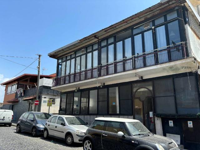 Palazzo / Stabile in vendita a Torre del Greco NA