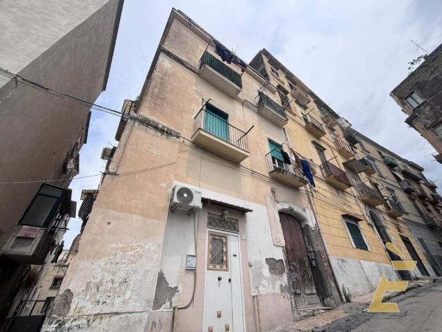 Palazzo / Stabile in vendita a Torre del Greco NA