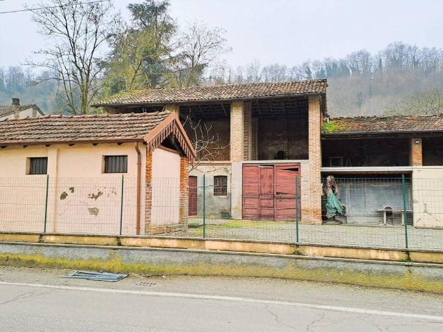 Palazzo / Stabile in vendita a Torricella Verzate PV