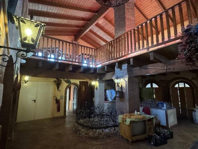 Palazzo / Stabile in vendita a Tortoreto TE