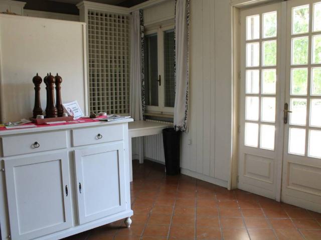 Palazzo / Stabile in vendita a Traversetolo PR