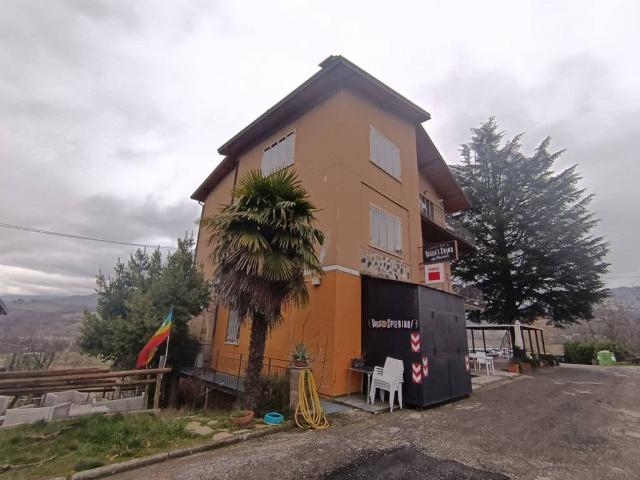 Palazzo / Stabile in vendita a Travo PC