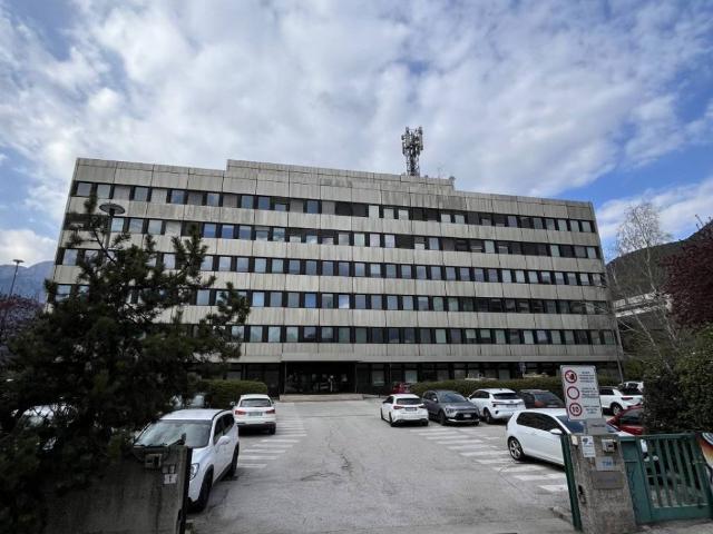 Palazzo / Stabile in vendita a Trento TN
