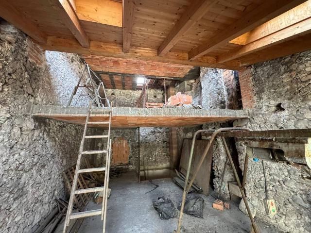 Palazzo / Stabile in vendita a Trento TN