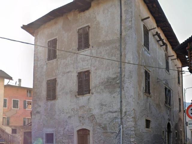 Palazzo / Stabile in vendita a Trento TN