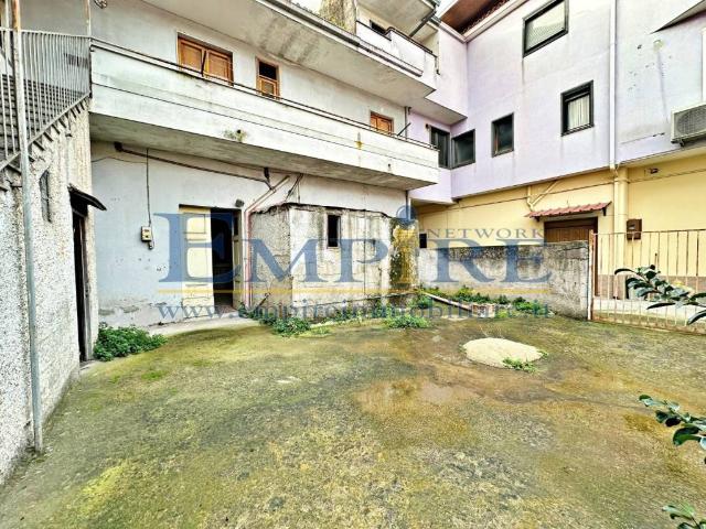 Palazzo / Stabile in vendita a Trentola Ducenta CE