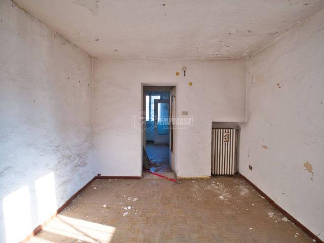 Palazzo / Stabile in vendita a Trecate NO