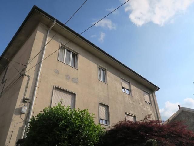 Palazzo / Stabile in vendita a Trecate NO