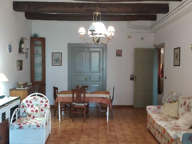 Palazzo / Stabile in vendita a Trecchina PZ