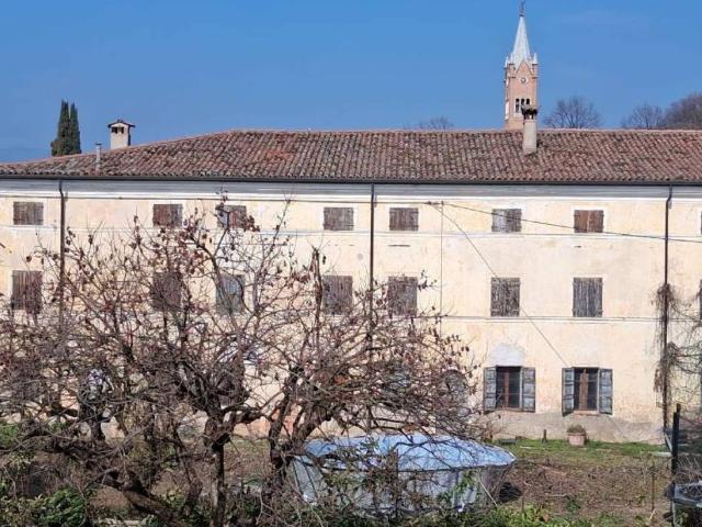 Palazzo / Stabile in vendita a Tregnago VR