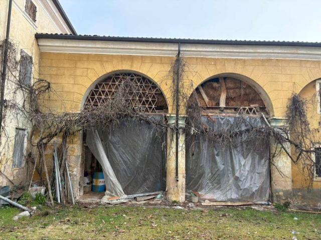 Palazzo / Stabile in vendita a Tregnago VR