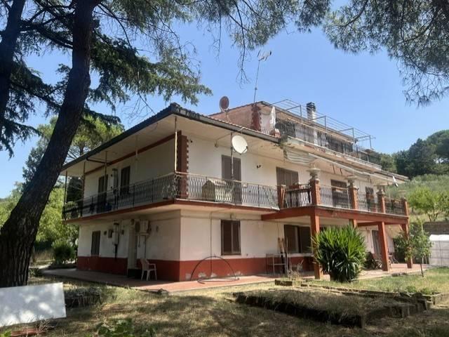 Palazzo / Stabile in vendita a Trevignano Romano RM