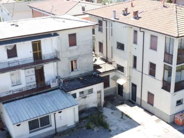 Palazzo / Stabile in vendita a Treviolo BG