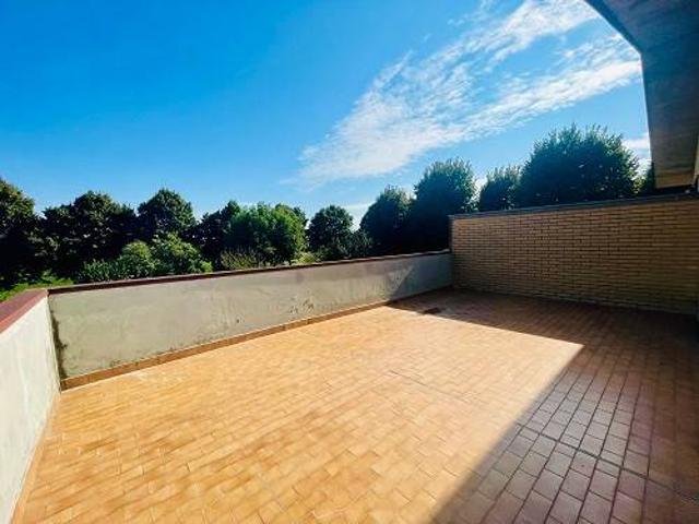 Palazzo / Stabile in vendita a Treviolo BG
