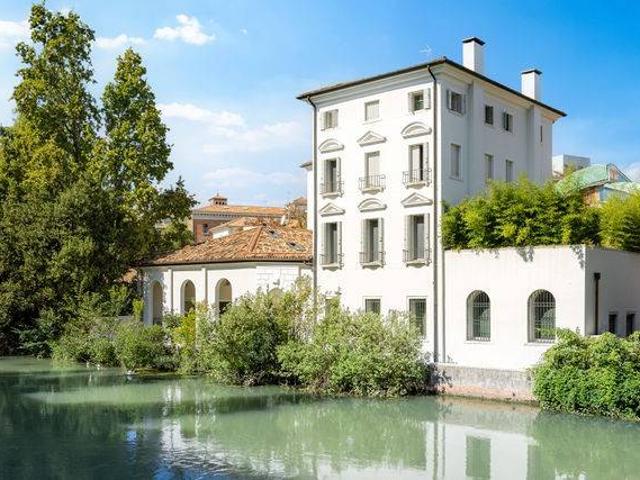 Palazzo / Stabile in vendita a Treviso TV