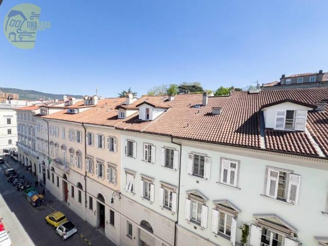 Palazzo / Stabile in vendita a Trieste TS