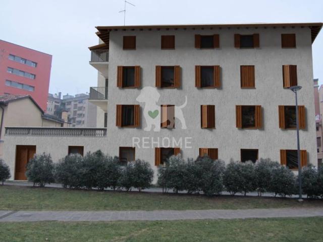 Palazzo / Stabile in vendita a Udine UD
