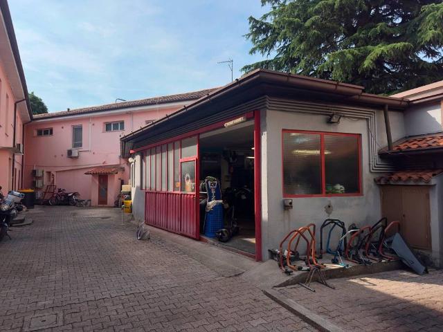 Palazzo / Stabile in vendita a Udine UD