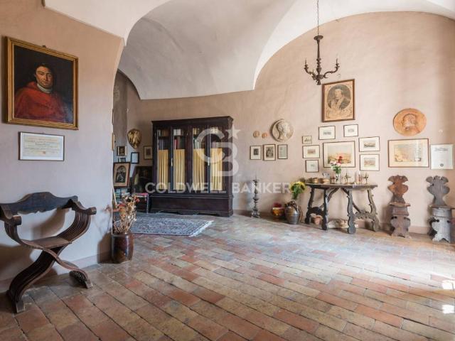 Palazzo / Stabile in vendita a Urbino PU