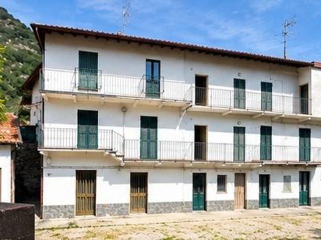 Palazzo / Stabile in vendita a Valmadrera LC