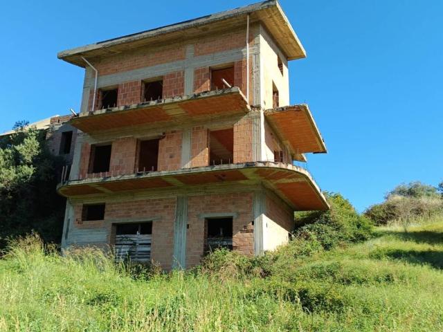 Palazzo / Stabile in vendita a Valdina ME
