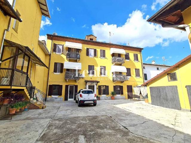 Palazzo / Stabile in vendita a Valenza AL