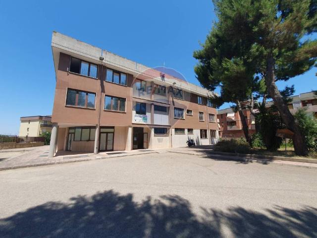 Palazzo / Stabile in vendita a Valenzano BA