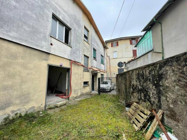 Palazzo / Stabile in vendita a Valgreghentino LC