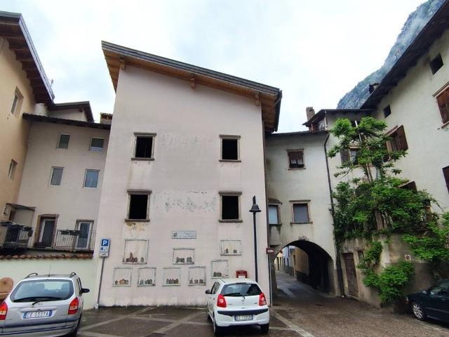 Palazzo / Stabile in vendita a Vallelaghi TN