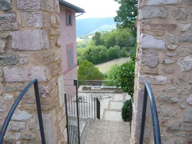 Palazzo / Stabile in vendita a Vallo di Nera PG