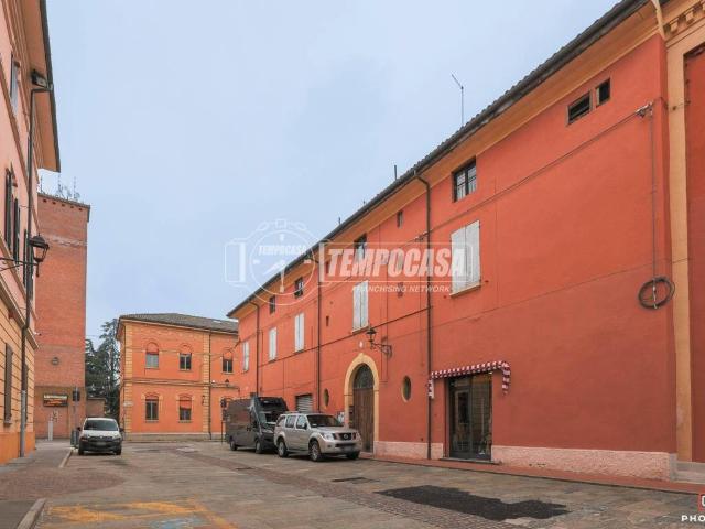Palazzo / Stabile in vendita a Valsamoggia BO
