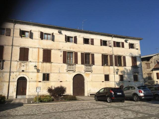 Palazzo / Stabile in vendita a Valvasone Arzene PN