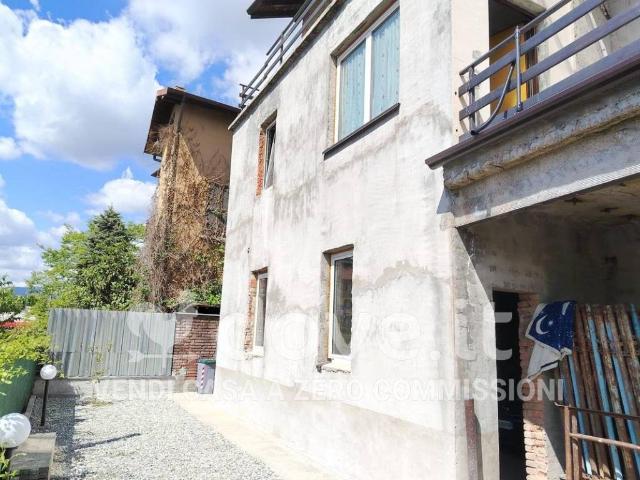 Palazzo / Stabile in vendita a Varese VA