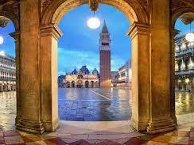 Palazzo / Stabile in vendita a Venezia VE