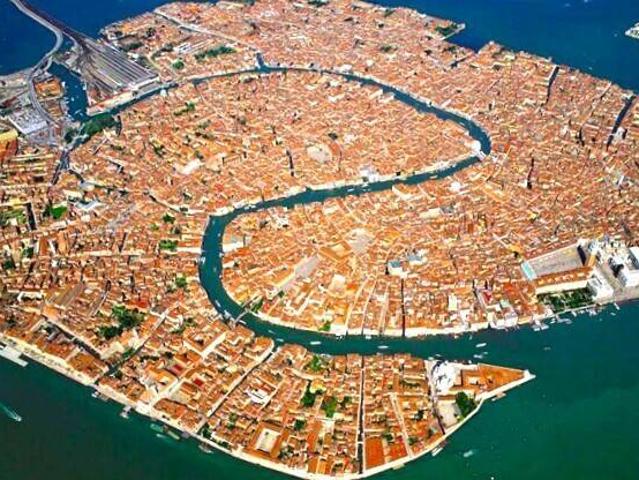 Palazzo / Stabile in vendita a Venezia VE