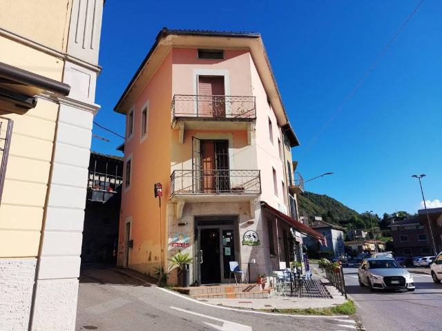 Palazzo / Stabile in vendita a Vestone BS