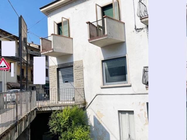 Palazzo / Stabile in vendita a Vernio PO