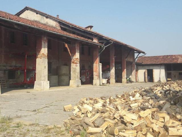 Palazzo / Stabile in vendita a Verolanuova BS