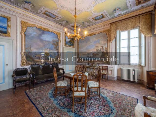 Palazzo / Stabile in vendita a Verolanuova BS