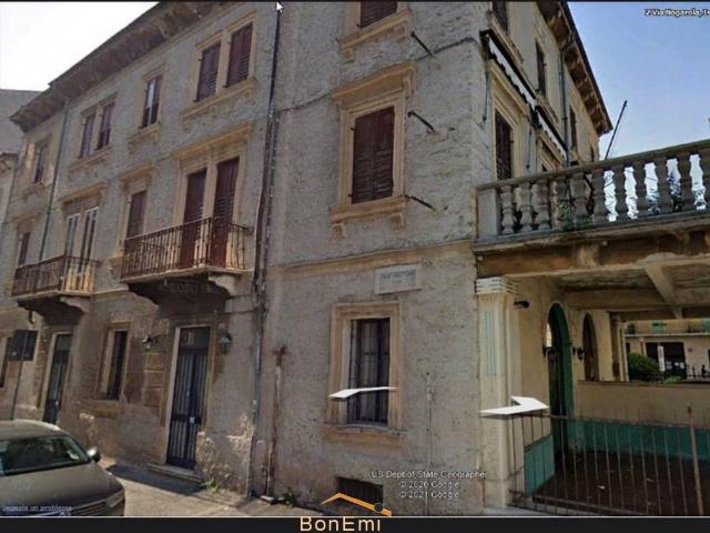 Palazzo / Stabile in vendita a Verona VR