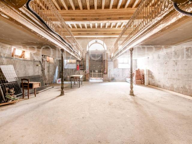 Palazzo / Stabile in vendita a Verona VR