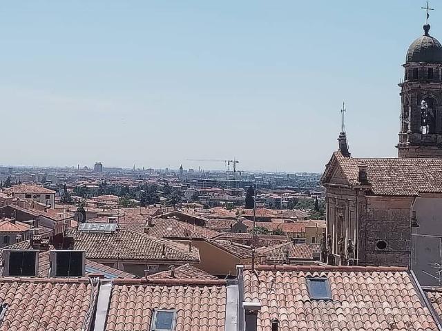 Palazzo / Stabile in vendita a Verona VR